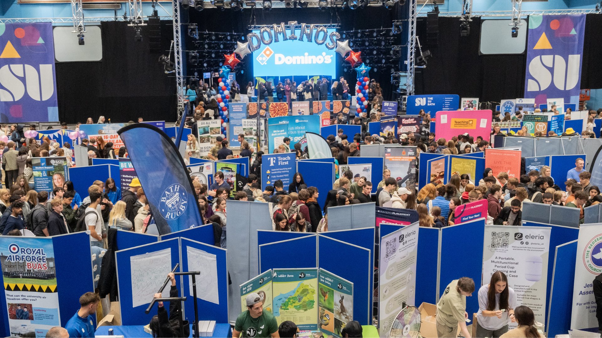 crowds of students at the freshers fair